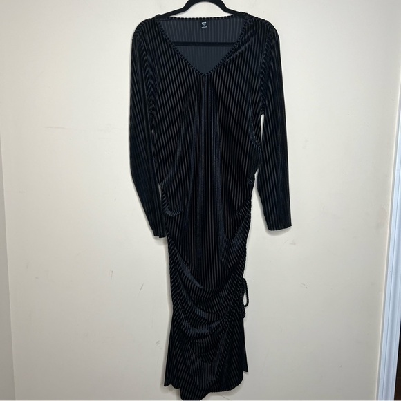 SHEIN NWOT Bodycon Ruched Plus Size Dress - Picture 1 of 7